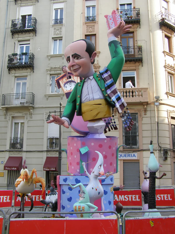Totfalles: Av. Regne de València-San Valero