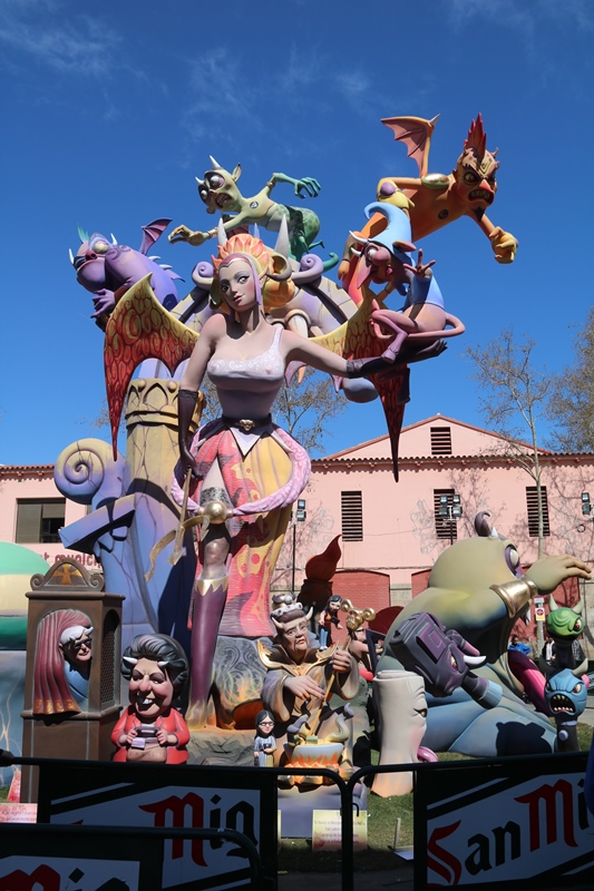 Totfalles: Justo Vilar-Plaza Mercado del Cabanyal