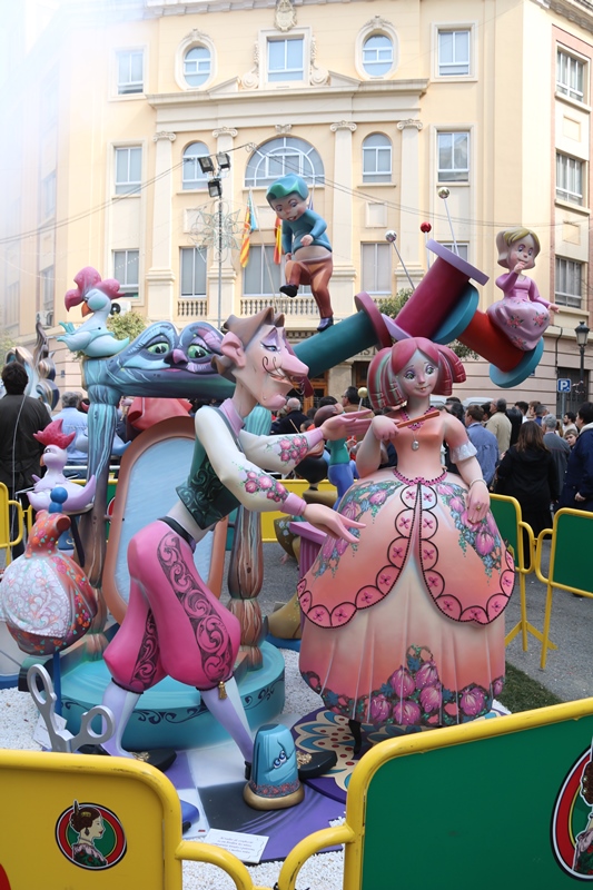 Totfalles: Av. Jacinto Benavente-Reina Doña Germana