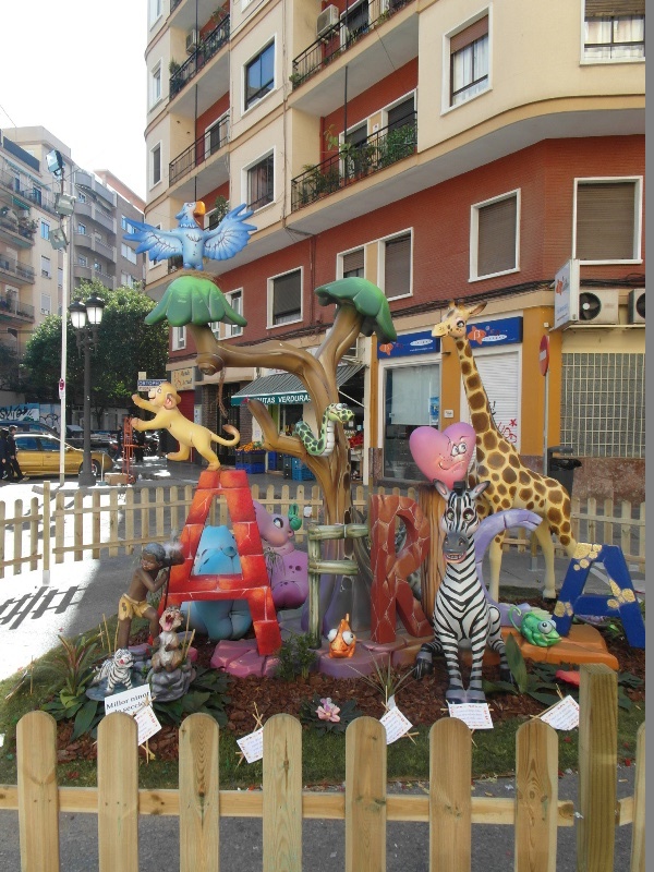 Totfalles: Av. Pérez Galdós-Calixto III