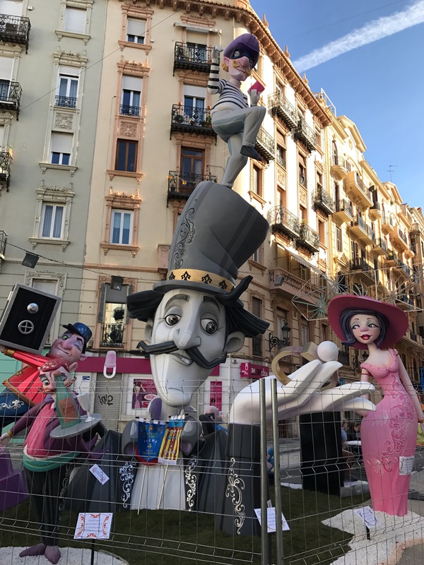 Totfalles: Av. Regne de València-San Valero