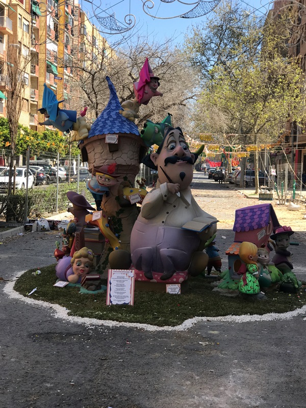 Totfalles: Industria-Santos Justo y Pastor